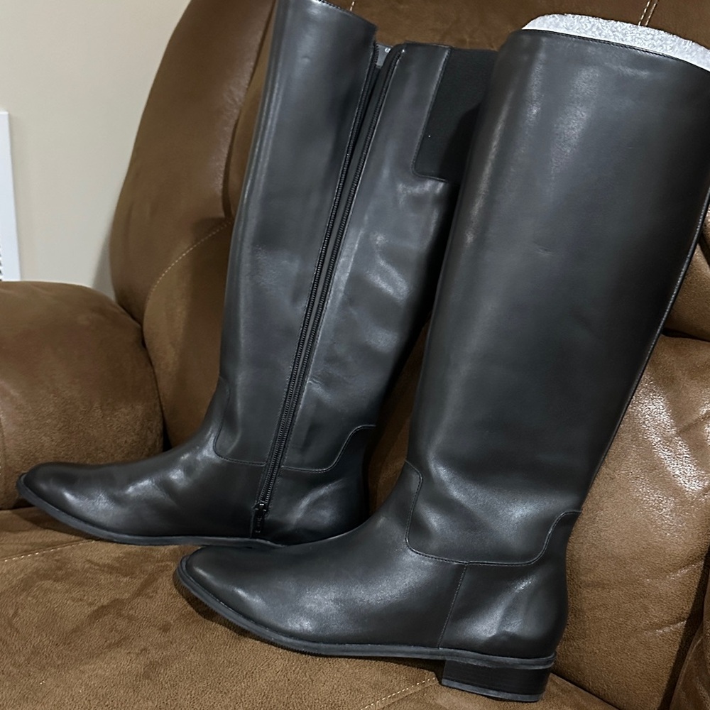 NWT women’s size 11 Walking Cradles Meadow Black Cashmere.